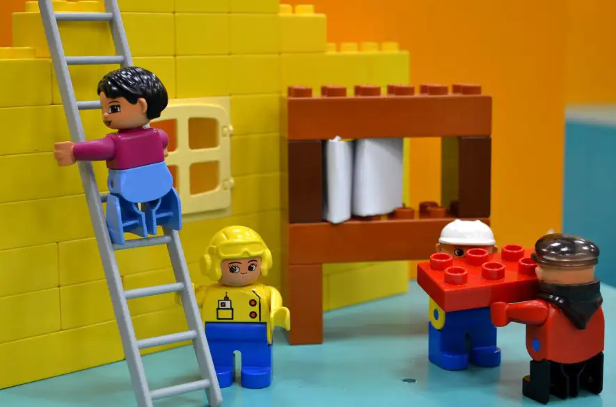 Hračkárska firma Lego valcuje trhy a zvyšuje tržby