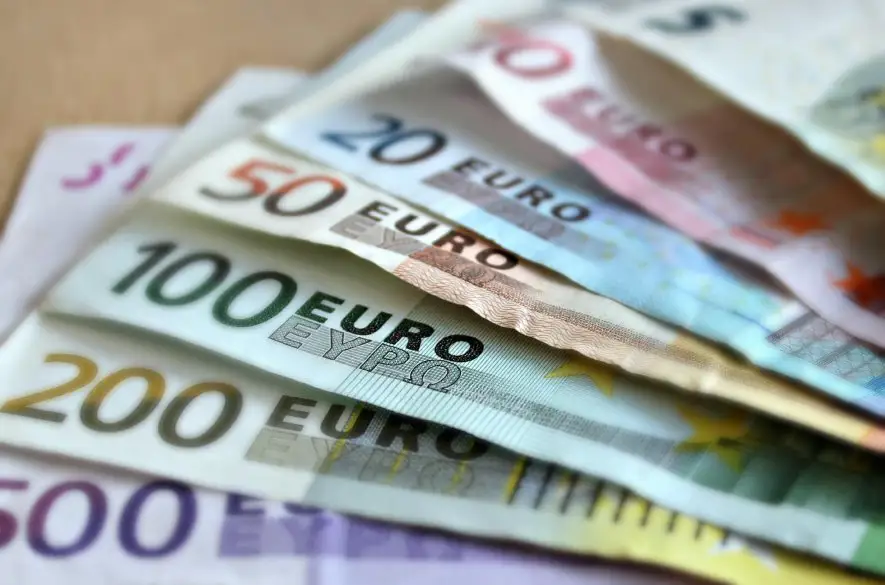 Švajčiarska vláda chce sprísniť pravidlá na boj proti praniu špinavých peňazí