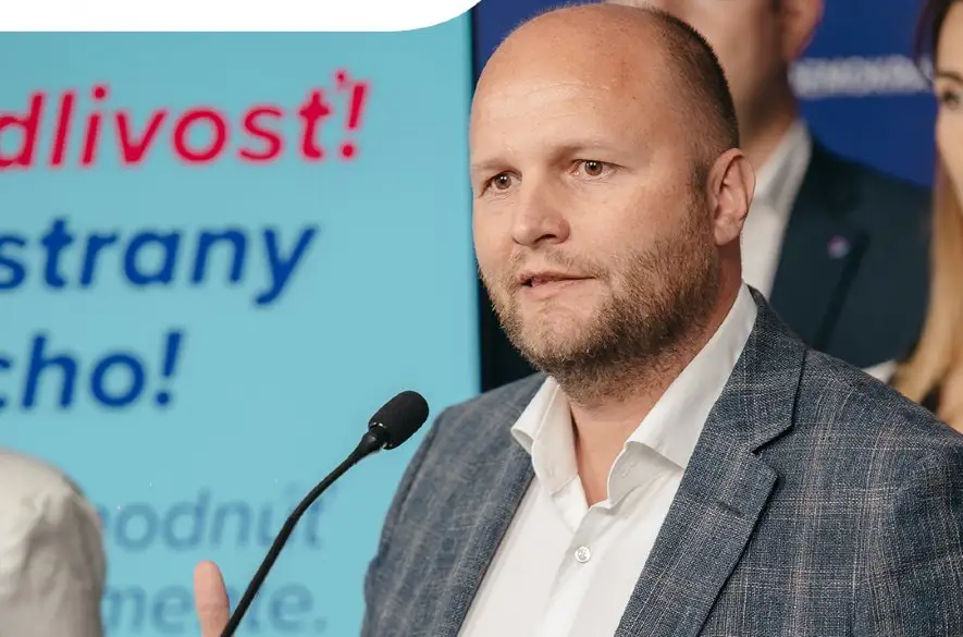 Jaroslav Naď na tlačovej besede - Fico je bezpečnostnou hrozbou. Zbierame podpisy na zvolanie mimoriadnej schôdze NR SR