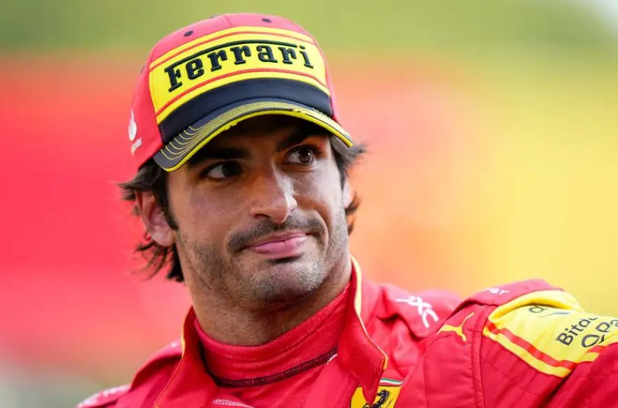 Španielskeho pretekára Sainza sa v Miláne pokúsili okradnúť o luxusné hodinky