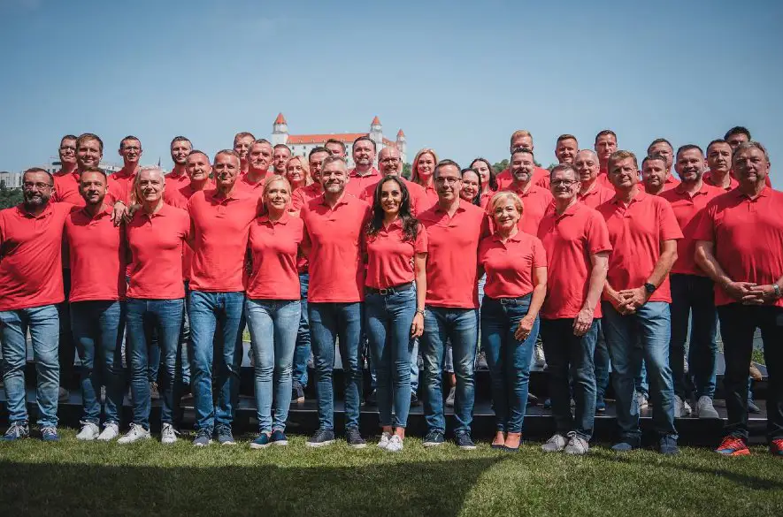 Hlas žiada vládu, políciu, armádu, aby konali voči migrantom.