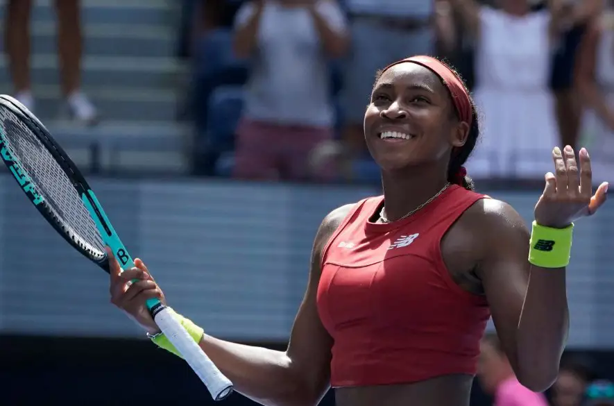 Američanka Cori Gauffová je prvou semifinalistkou ženskej dvojhry na US Open