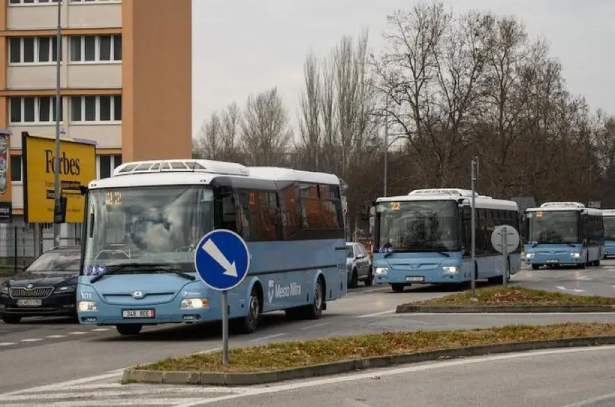 Nitra má nedostatok vodičov, dopravca preto ruší viaceré prímestské spoje