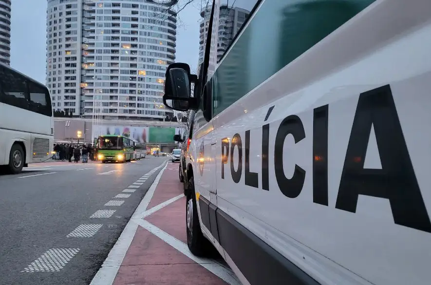 Polícia v súvislosti s futbalovým zápasom v Bratislave upozorňuje vodičov na dopravné obmedzenia