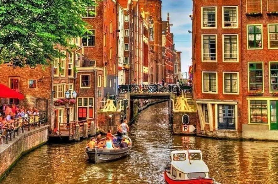 Amsterdam sa vzdáva svojho titulu hlavného mesta marihuany