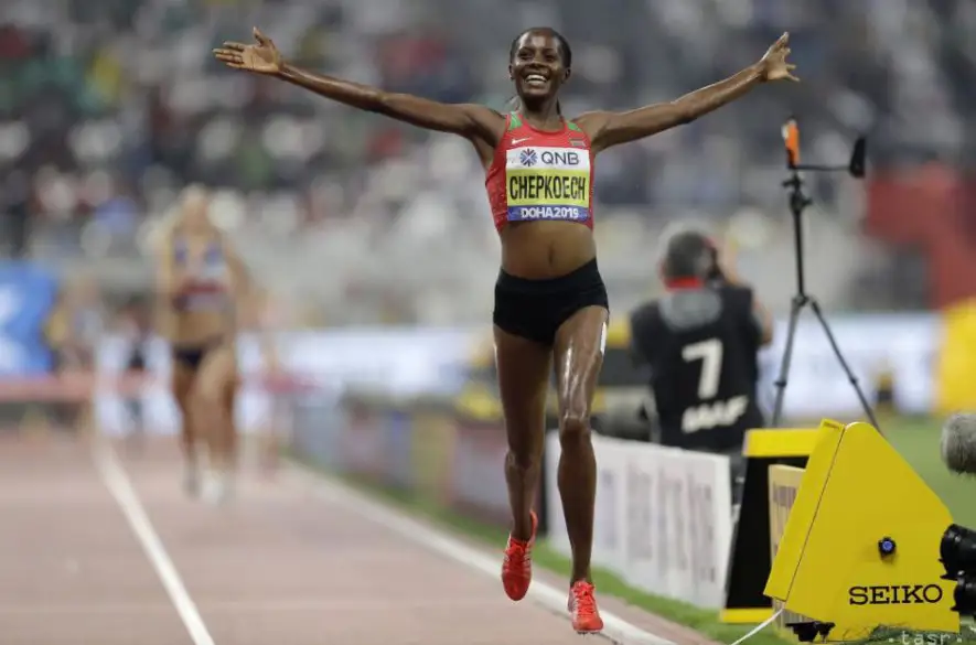 Kenská atlétka Chepkoechová zabehla historické maximum v behu na 2000 m cez prekážky