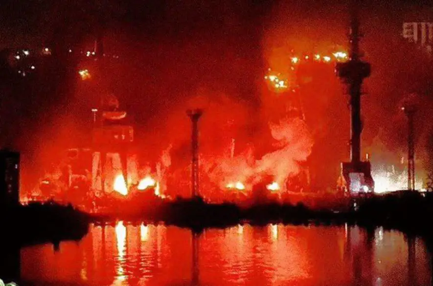 Lodenica na Kryme po ukrajinskom útoku horí, hlásia zranených