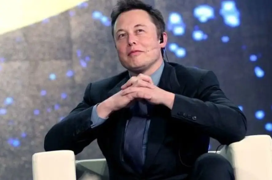 Elon Musk ako prívrženec zaujímavej teórie. Žijeme či nežijeme v simulácii?