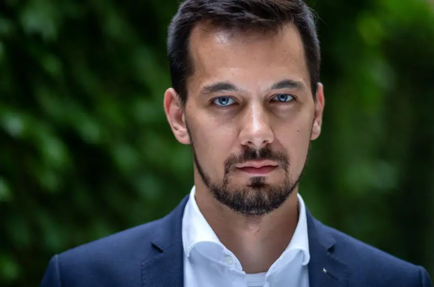 Fico sa bojí, preto útočí, tvrdia Demokrati. Na koho pokyn konala Santusová? Aké je zapojenie Žilinku?