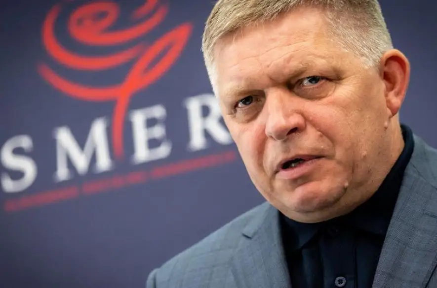 R. Fico: Premiér a prezidentka robia nebezpečnú sorošovskú migračnú politiku navozenia čo najviac migrantov na Slovensko  ﻿
