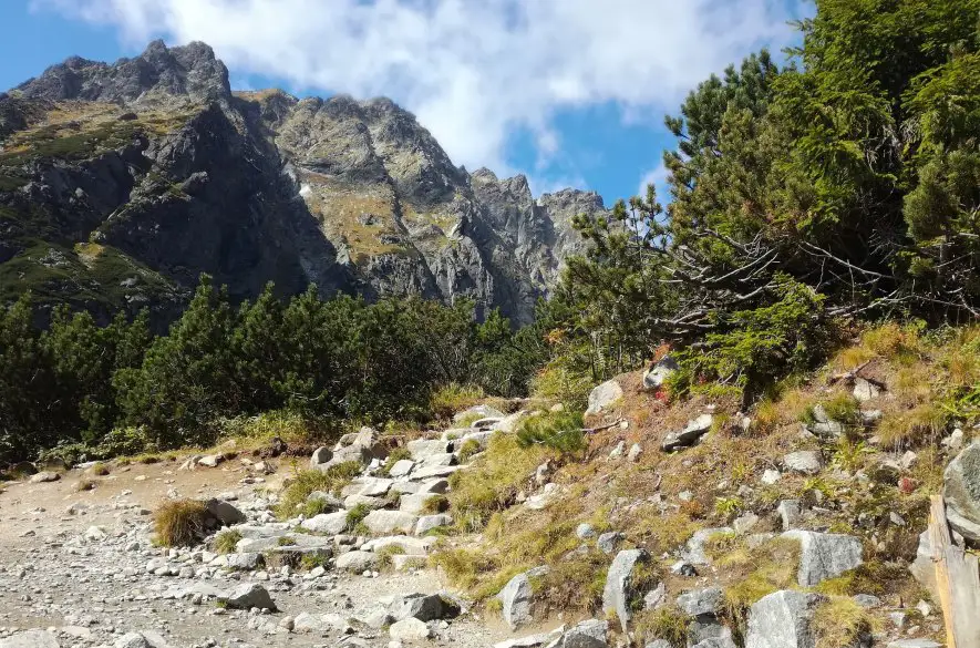 Na horách opatrne, vo vysokých polohách Tatier hrozí víchrica