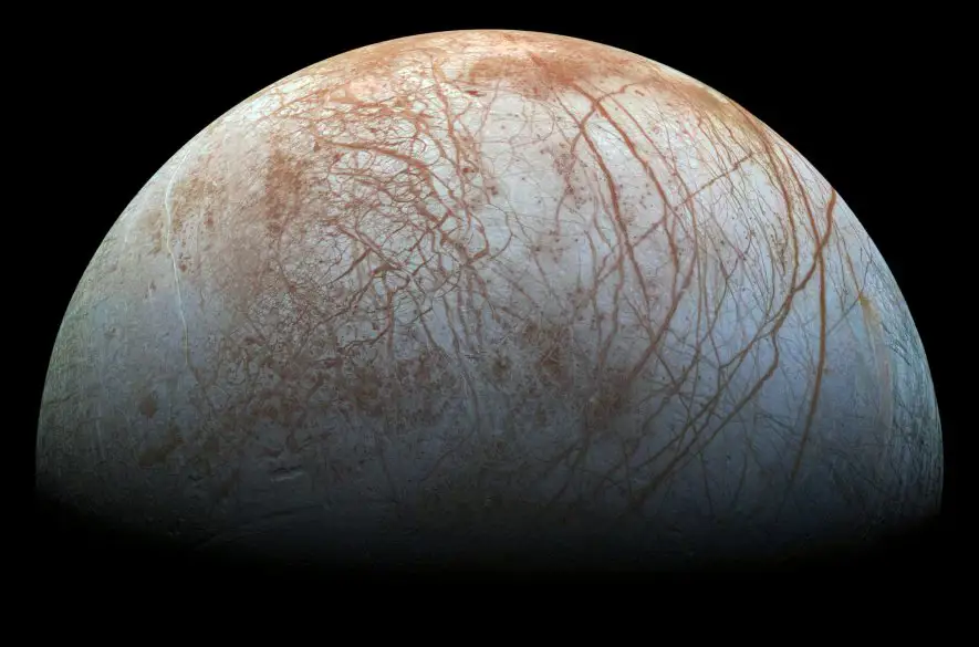 Webbov teleskop odhalil na mesiaci Jupitera molekuly oxidu uhličitého