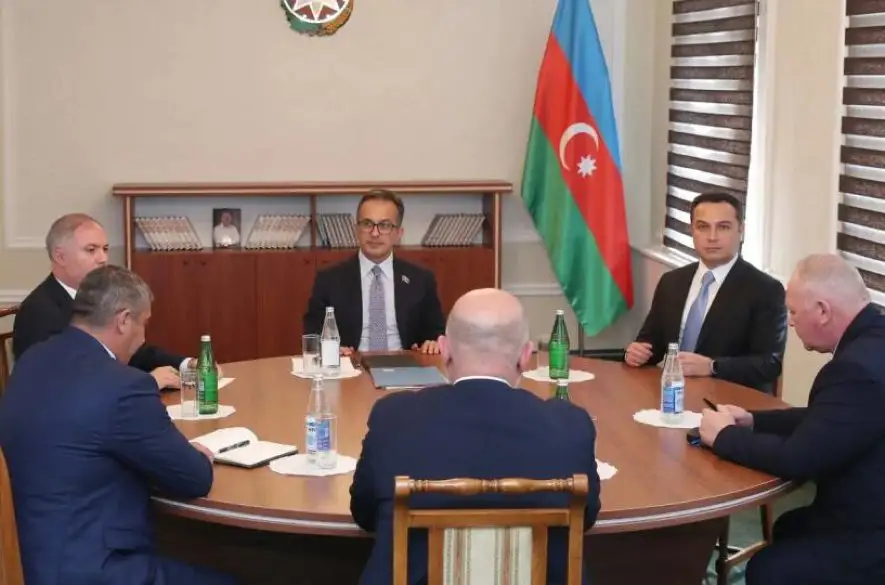 Lídri Arménska a Azerbajdžanu sa stretnú začiatkom októbra