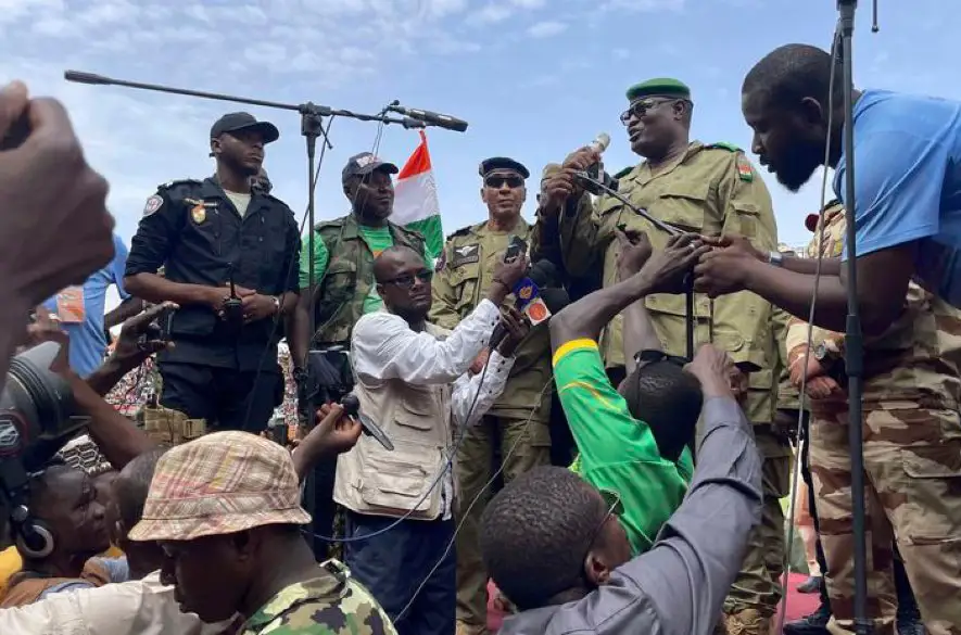 V Nigeri chcú rokovať o harmonograme stiahnutia francúzskych vojakov