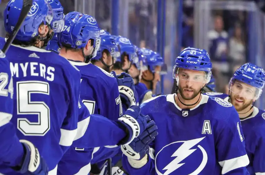 Tampa s Černákom zdolala Floridu 2:0, Bedard za Chicago 1+2