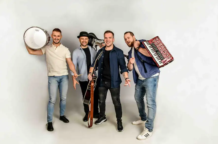 Skupina Exotik prináša novinkou Živite ľudije pozitívnu energiu a radosť!