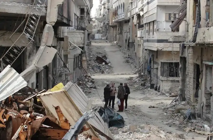 Vojnový konflikt v Sýrii: Útok dronom na vojenskú akadémiu zabil 100 ľudí, potvrdzuje monitor