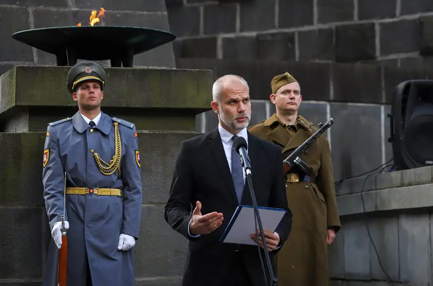 Minister obrany Sklenár: "Na Dukle si pripomíname jednu z najvýznamnejších operácií so zapojením slovenských vojakov"