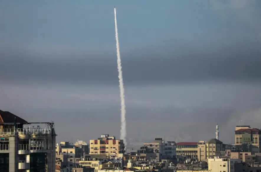 AKTUALIZUJEME: Izrael vo vojnovom stave:  premiér Benjamin Netanjahu sľubuje nepriateľovi "nepoznané následky"