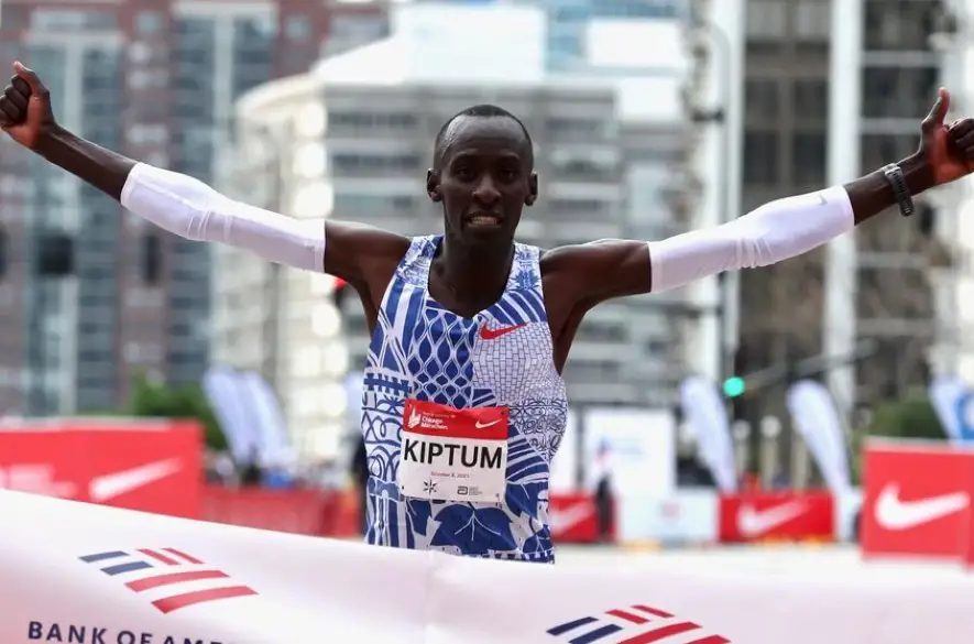 Keňan Kiptum vytvoril na Chicagskom maratóne nový svetový rekord