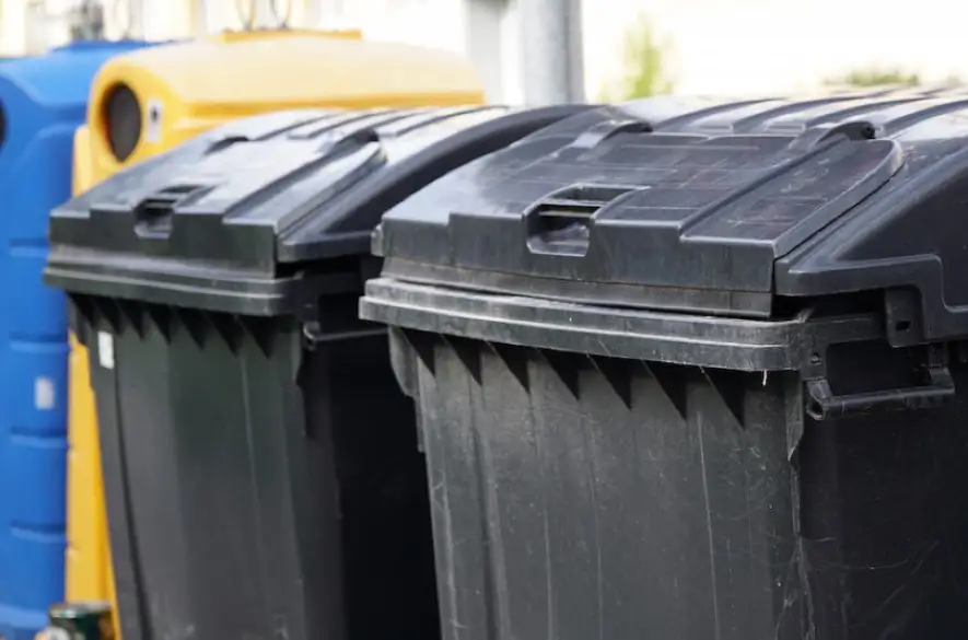 Množstvo zmesového odpadu v Bratislave každoročne klesá, viac sa triedi