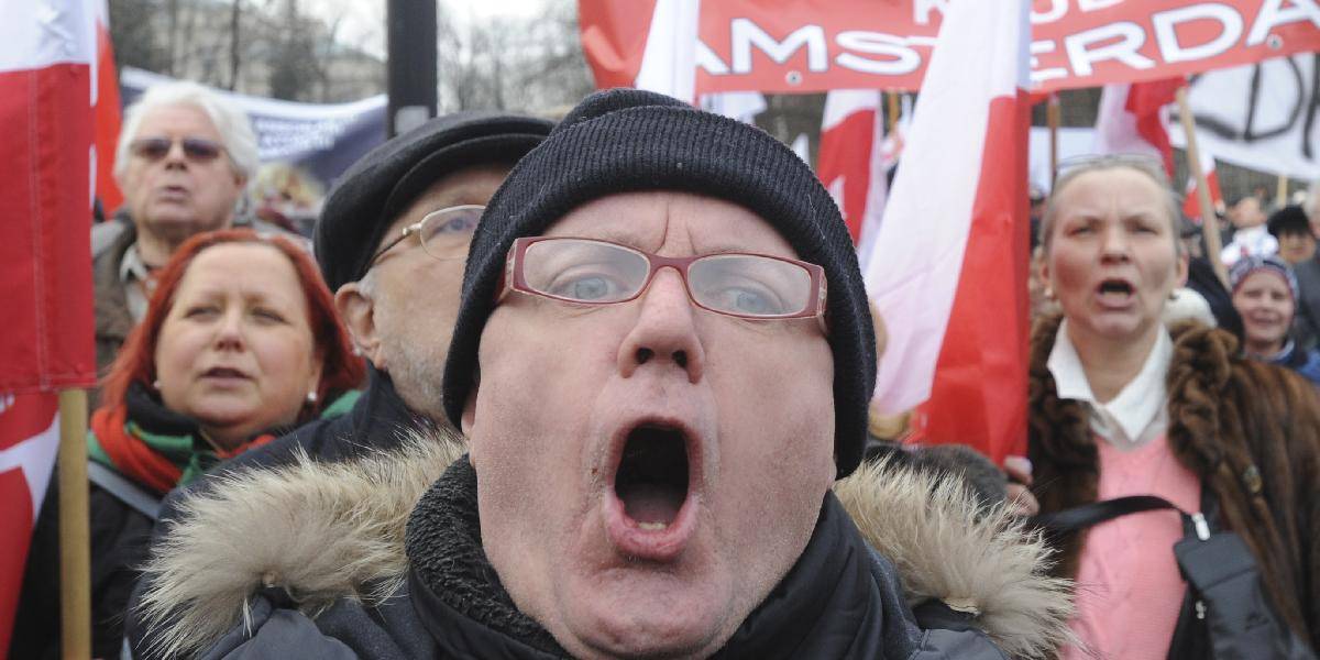 Varšava demonštruje: Obviňujú Putina z vraždy ich prezidenta