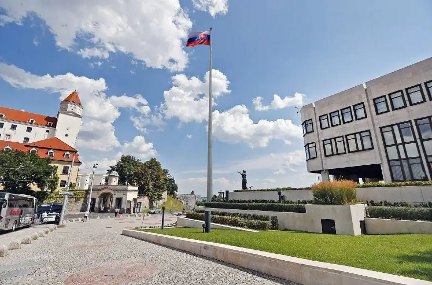 Dankov stožiar, cyklotrasy, ktoré dvíhajú tlak, chátrajúca prezidentská vila a iné investície, ktoré Slovensku nevyšli