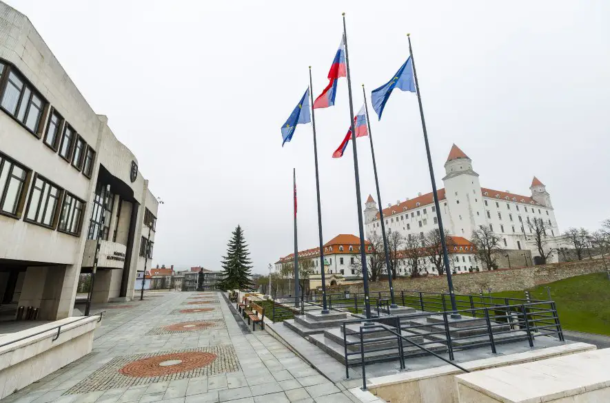 Na Slovensku chce aktuálne vzniknúť desať nových politických strán