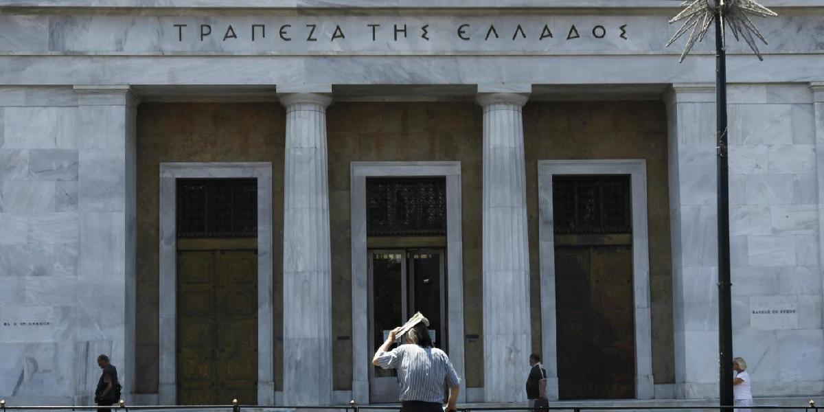 Gréci opäť začínajú veriť domácim bankám