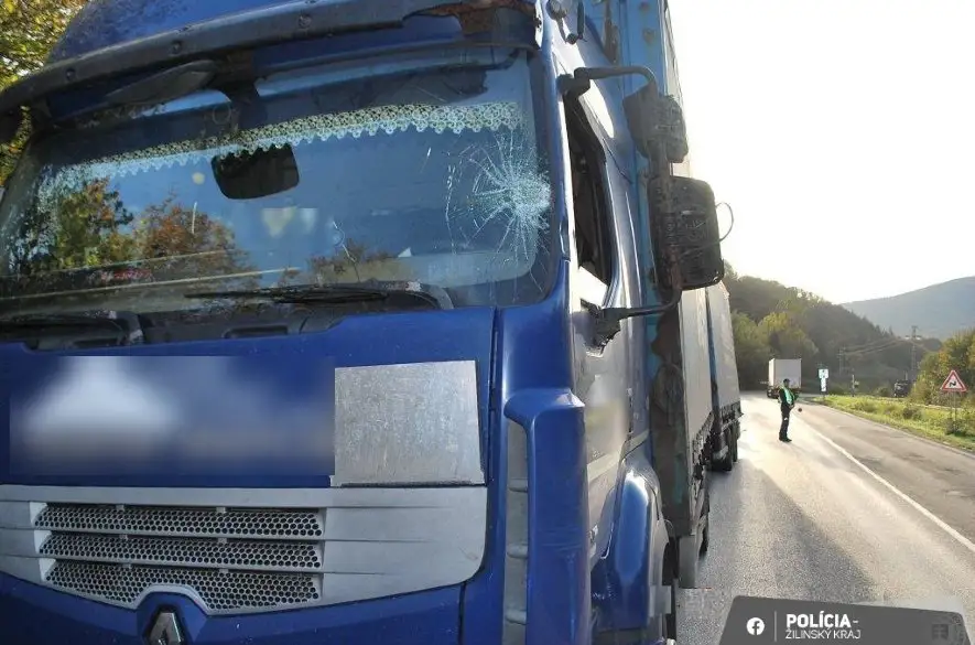 Ukrajinský vodič kamióna po dopravnej nehode pri obci Párnica nafúkal až 3,29 promile