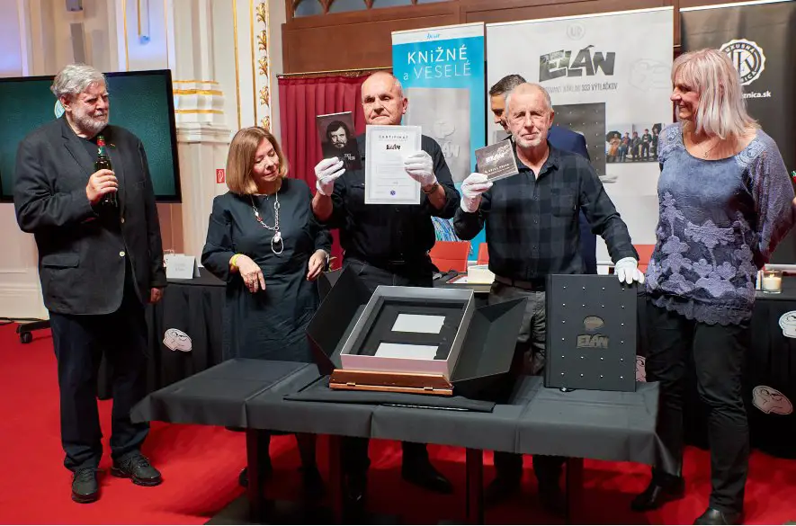 Legendárna kapela Elán má novú luxusnú knihu, do života ju uviedli v deň narodenín Joža Ráža!