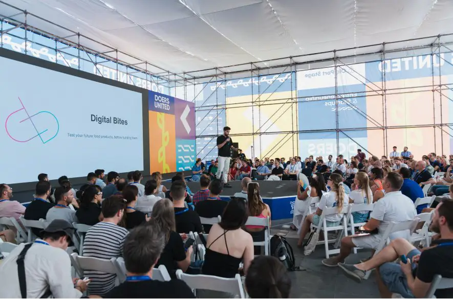Dohodnuté investície, startupová súťaž. Cyperský Reflect Festival spojil české a slovenské startupy s Blízkym východom