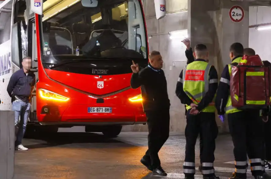 Francúzska polícia zadržala po útoku na autobus Lyonu deväť ľudí