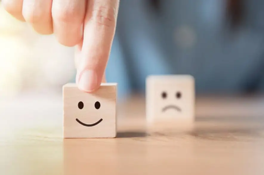 Hranica medzi toxickou a zdravou pozitivitou: Ako vie prehnane "ružové" myslenie priniesť viac škody než úžitku