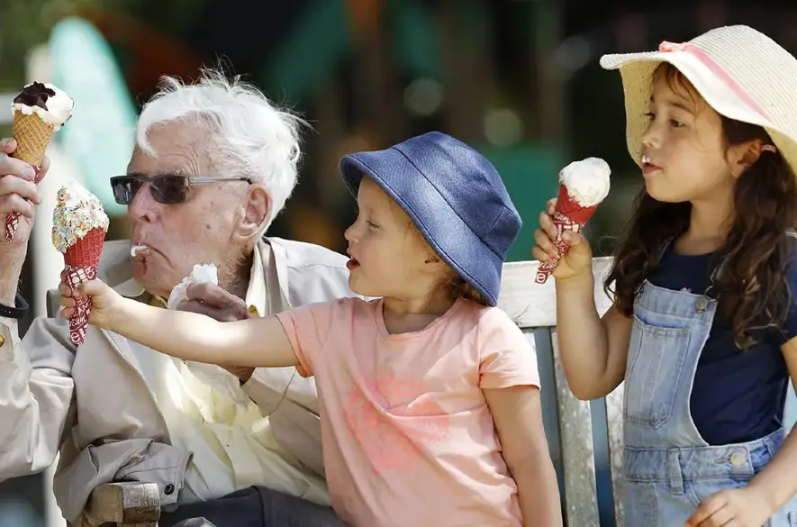 Dôležité je nepremárniť svoj život: Čo ľutujú ľudia v starobe najviac?