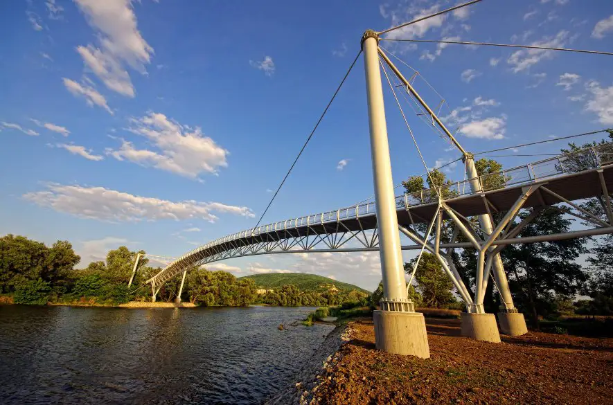 Tradičné podujatie Víkend zatvorených hraníc nás opäť prenesie do obdobia Železnej opony. Konať sa bude už tento víkend na Cyklomoste slobody