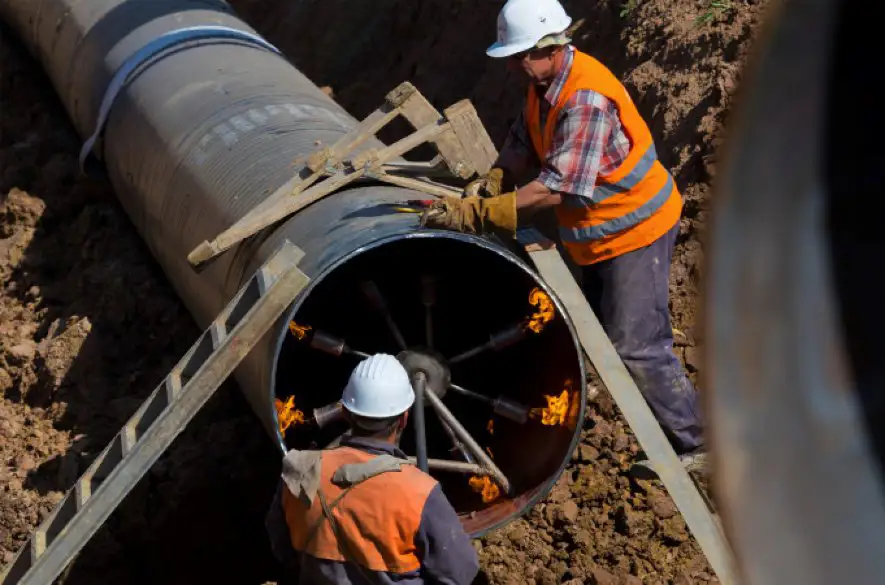 Dovozcovia plynu a ropy budú musieť obmedziť úniky metánu