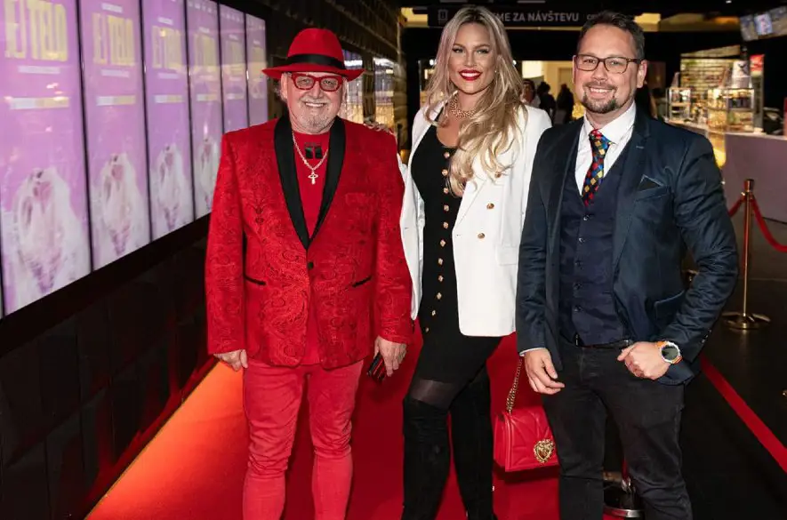 Jozef OKLAMČÁK so synom Romanom na premiére filmu JEJ TELO