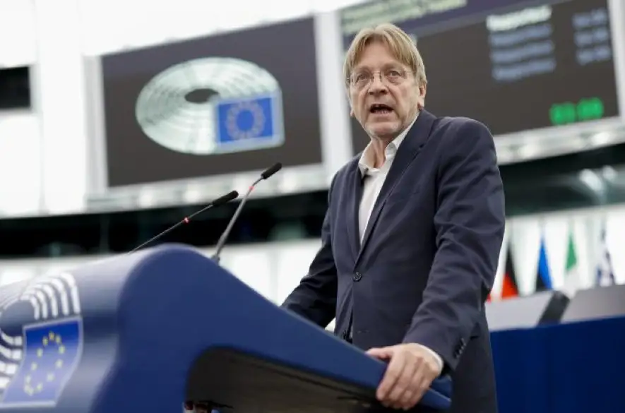 Zmena hlasovania v zahraničných otázkach a iba 15 eurokomisárov: Europarlament volá po otvorení základných zmlúv