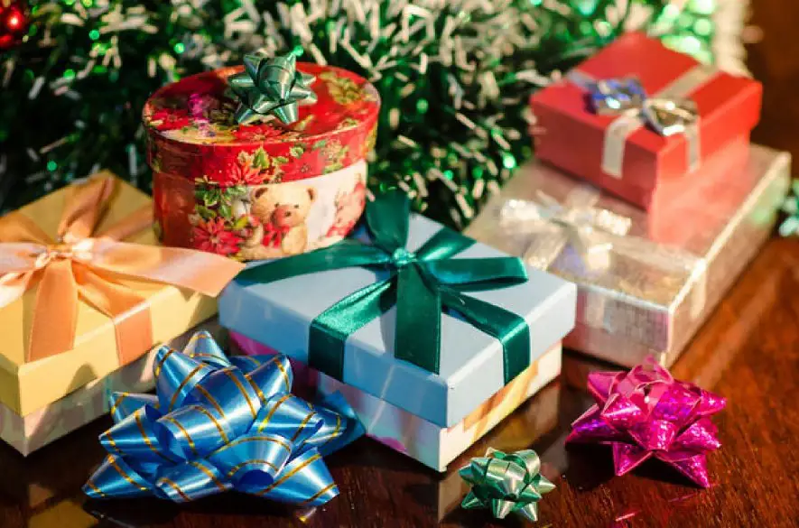 Takmer polovica Slovákov minie za vianočné darčeky menej, mnohí vyhľadávajú zľavy