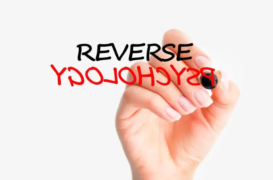 Poznáte reverznú psychológiu? Povieme vám kedy funguje, kedy nie a na koho sa ju oplatí využívať
