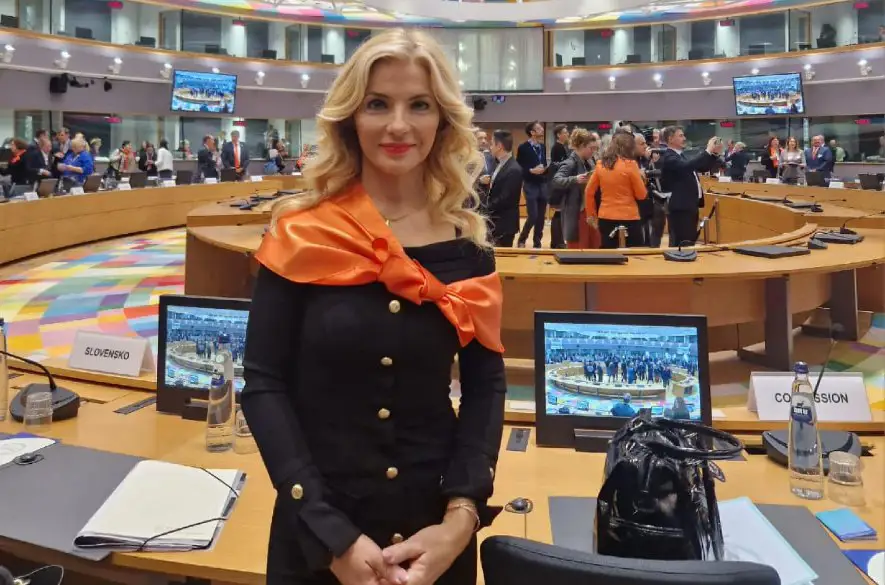 SNS podporuje kroky ministerky kultúry Martiny Šimkovičovej, ktorá presunula peniaze na Redutu a knižnicu