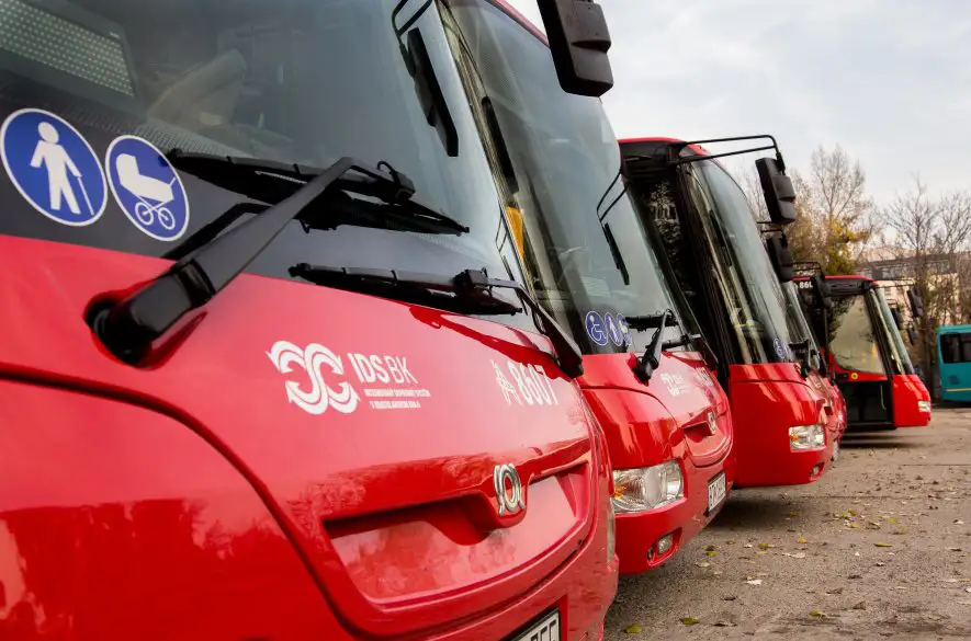 Cestovné poriadky prímestských autobusov sa zmenia až začiatkom roka, dôvodom je prechod na IDS