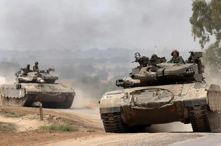 Vojna aj na juhu: Desiatky izraelských tankov postupujú do južného pásma Gazy