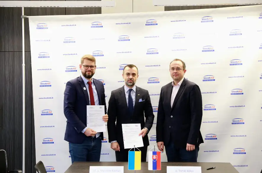 Humanitárna pomoc pre Ukrajinu: Chersonskú oblasť budú mín zbavovať slovenské Boženy 4+