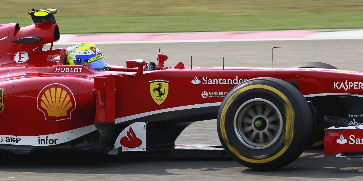  Ferrari udáva tempo po tréningoch Veľkej ceny Číny
