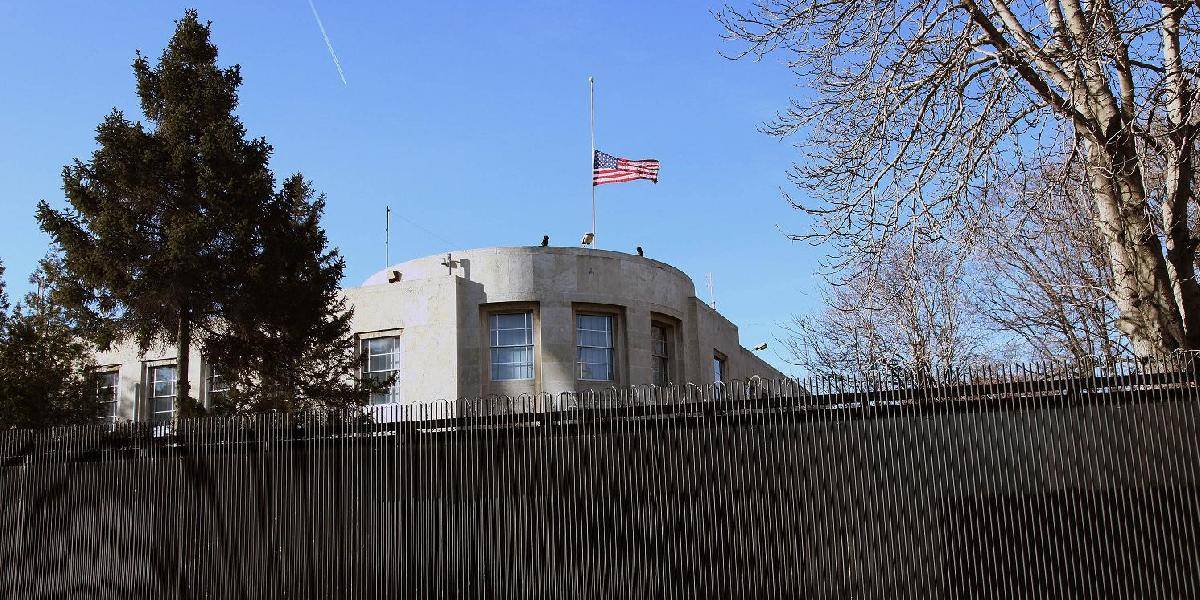 Turecká polícia zmarila útok al-Kájdy na americké veľvyslanectvo