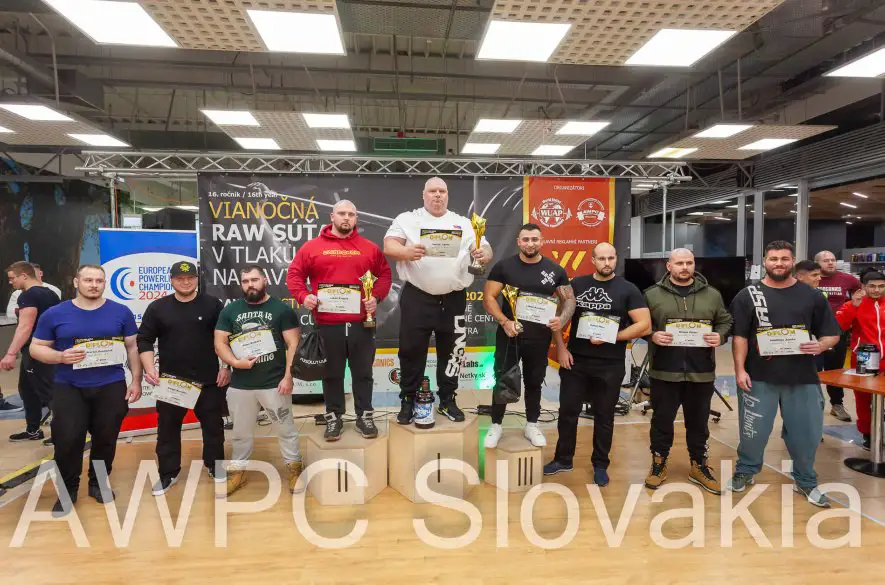 V Nitre na Vianočnej RAW súťaži dominoval s 235 kg Imrich Vörös