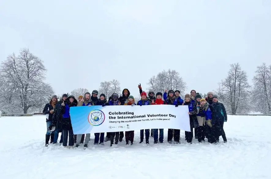 Česká pobočka medzinárodnej mierovej organizácie HWPL oslávila upratovaním Prahy Medzinárodný deň dobrovolníkov OSN