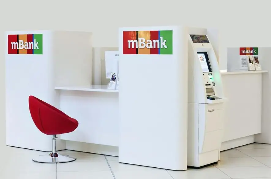 Digitálna banka mBank umožňuje klientom zmeniť formu ich karty. Každému a kedykoľvek